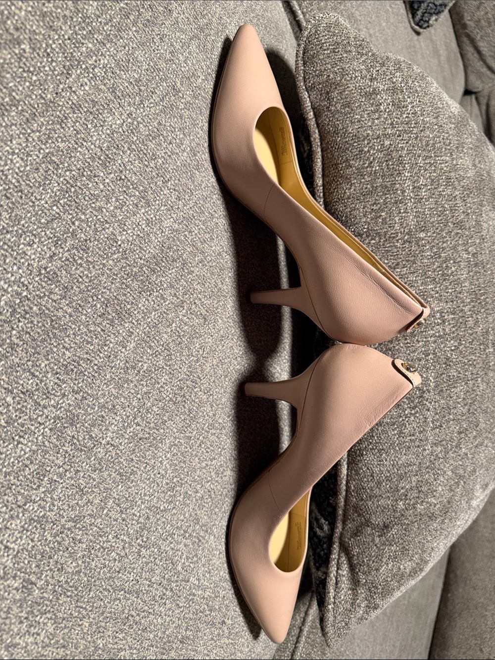Michael Kors Women's Pointed Toe Pumps in Blush Size 7 - Picture 5 of 7